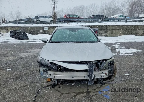 2022 Toyota Camry Se z USA, uszkodzony, nr VIN 4T1G11AK3NU661941